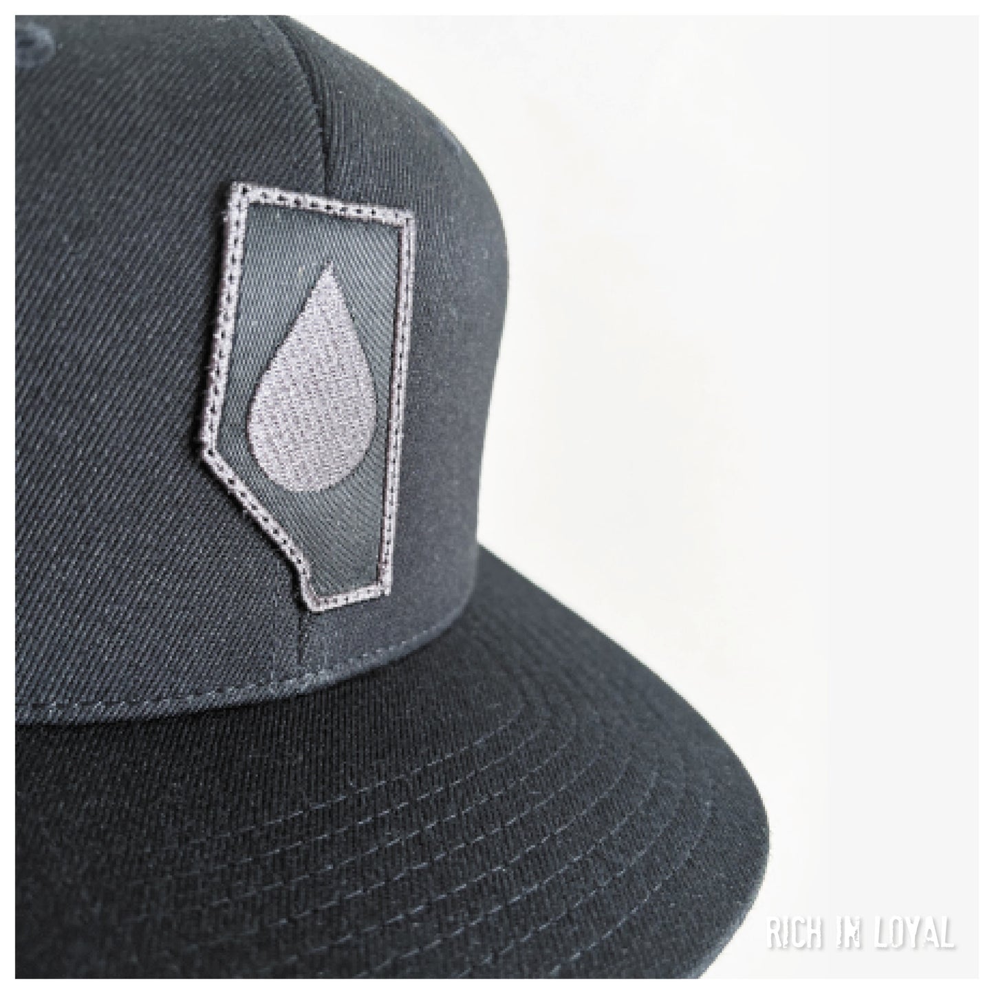 alberta oil - black - flexfit snapback | hat